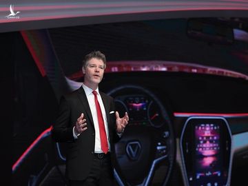 David Lyon, Giám đốc Thiết kế VinFast, người đã gắn bó với hãng xe Việt từ Triển lãm Paris Motorshow 2019. Ảnh: VinFast.