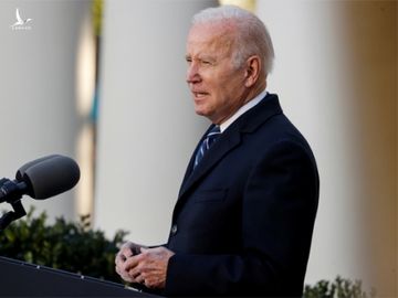 Tổng thống Mỹ Joe Biden phát biểu trong lễ ân xá gà tây tại Nhà Trắng nhân dịp Lễ Tạ ơn ngày 19/11. Ảnh: Reuters.