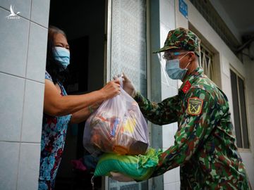 Bí thư Thành ủy TP.HCM Nguyễn Văn Nên: Nguy cơ dịch Covid-19 vẫn còn tiềm ẩn - ảnh 1