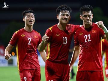 Bất bại vòng bảng AFF Cup 2020, tuyển Việt Nam chắc chân trong top 100 FIFA - 1