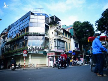 Hang an noi tieng, quan an ngon Ha Noi, dong cua ban mang ve anh 1