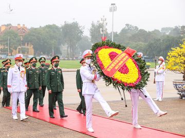 Lãnh đạo Đảng, Nhà nước viếng Lăng - Ảnh 3.