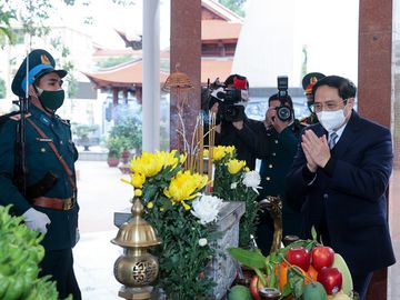 Thủ tướng chúc Tết quân dân Trường Sa, kiểm tra công tác sẵn sàng chiến đấu của Quân chủng Phòng không – Không quân - Ảnh 4.