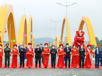 Thủ tướng Phạm Minh Chính: 8 ý nghĩa lớn từ 'những dự án của lòng dân' tại Quảng Ninh - Ảnh 1.