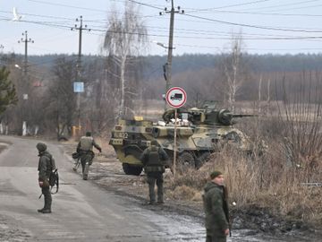 Thượng tướng Võ Tiến Trung: Nga tấn công Ukraine, chiến tranh có thể không leo thang - Ảnh 3.