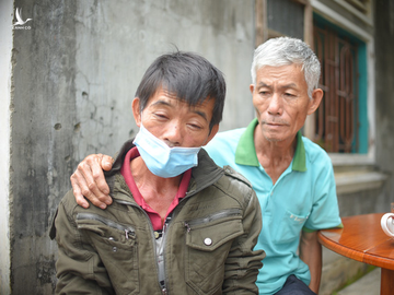 Gia đình nam sinh tử vong trên sông Sài Gòn: “Tôi không nghĩ ra lý do gì cháu tự tử” - Ảnh 4