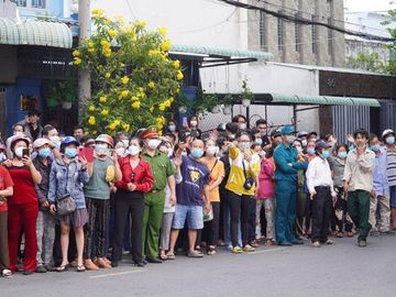 Thanh niên TP HCM hăng hái lên đường nhập ngũ - Ảnh 9.