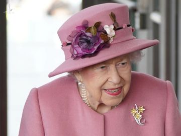 Nữ hoàng Anh Elizabeth II dự một sự kiện ở thành phố Cardiff thuộc Xứ Wales hôm 14/10. Ảnh: Reuters.