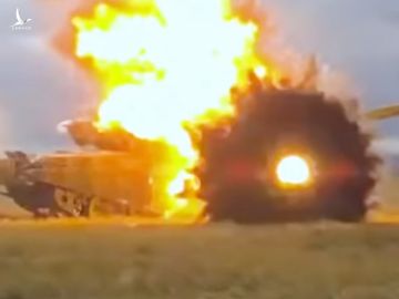 [NÓNG] Bộ Tổng tham mưu Ukraine: Hàng chục lính Nga tử trận, xe tăng bốc cháy dữ dội