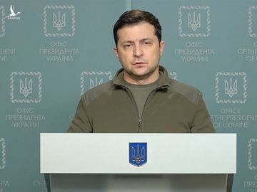 Tổng thống Zelensky: Quốc gia hùng mạnh nhất thế giới đứng nhìn Ukraine bị tấn công từ xa