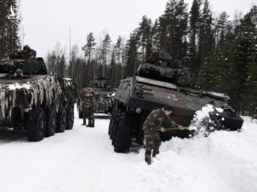 Lính Pháp tham gia diễn tập Winter Camp ở miền bắc Estonia hôm 6/2. Ảnh: AFP.