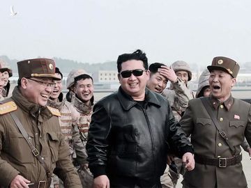 Ông Kim Jong Un tuyên bố tiếp tục phát triển vũ khí tấn công