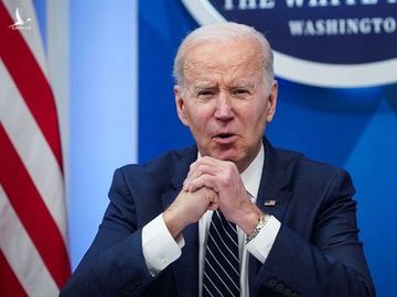 Tổng thống Mỹ Joe Biden tham dự một cuộc họp ở Nhà Trắng hôm 18/3. Ảnh: Reuters.