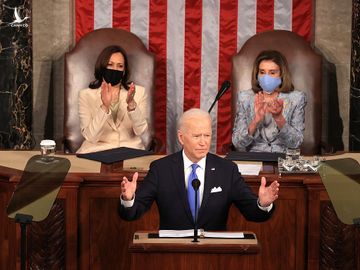 Tổng thống Mỹ Joe Biden đọc thông điệp liên bang tại Hạ viện tối 1/3. Ảnh: AFP.