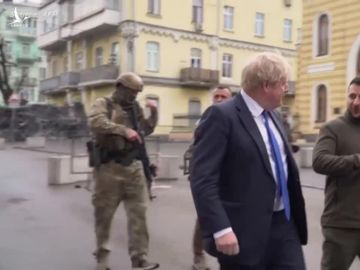 Chuyến đi bí mật của Thủ tướng Anh tới Kiev