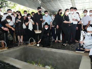 Phó Chủ tịch Thường trực TPHCM Lê Hòa Bình yên nghỉ trong tình thương mọi người ảnh 12