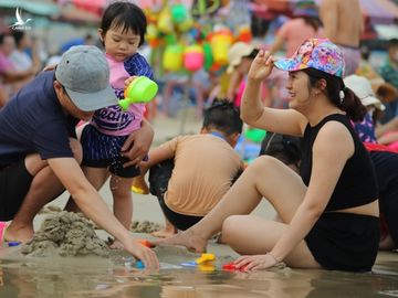 Bien Vung Tau dong kin khach ngay le anh 8