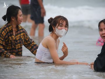 Bien Vung Tau dong kin khach ngay le anh 6