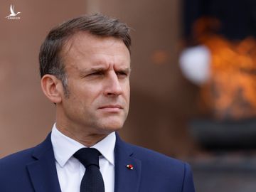 Tổng thống Pháp Emmanuel Macron tại Suresnes, ngoại ô thủ đô Paris ngày 18/6.