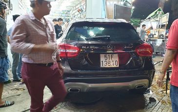 Diễn biến mới vụ nữ tài xế lái Mercedes tông hàng loạt xe máy ở TPHCM