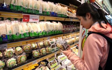Hàng Việt bị ‘hất’ khỏi siêu thị ngoại