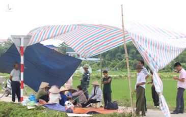 Chậm đền bù, dân Sóc Sơn lại chặn bãi rác lớn nhất thủ đô