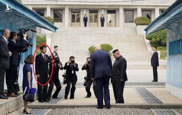 Vì sao Chủ tịch Kim Jong Un liên tiếp thay vị trí quan trọng này khi gặp TT Donald Trump?