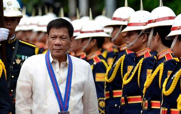 Tổng thống Duterte cho phép Trung Quốc đánh bắt trên vùng biển Philippines tuyên bố chủ quyền