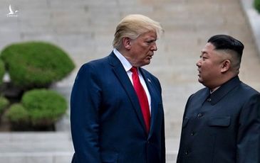 Ông Trump bất ngờ gửi quà tặng ông Kim