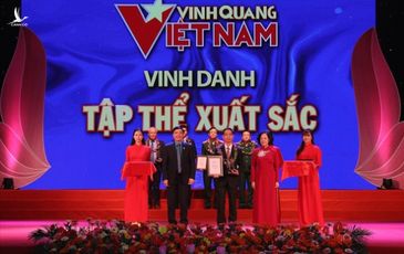 Cầu thủ Quang Hải, doanh nhân Johnathan Hạnh Nguyễn được vinh danh ‘Vinh quang VN’