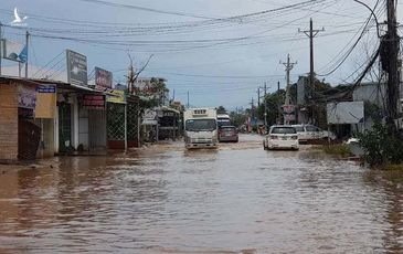 Cuộc sống người dân Phú Quốc bị đảo lộn trong trận lụt lịch sử