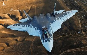 Sự xuất hiện của tiêm kích Su-57E Nga khiến F-35 Mỹ ‘tắt điện’