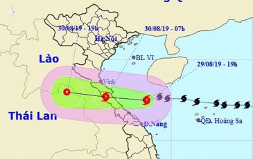 Bão số 4 lại đổi hướng đổ bộ vào khu vực từ Hà Tĩnh đến Quảng Trị