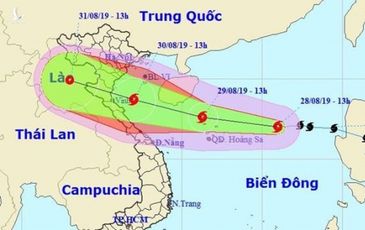 Sài Gòn mưa dông diện rộng do ảnh hưởng của bão số 4