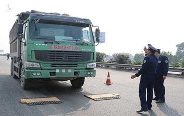 Nhóm cán bộ nhận hàng tỷ đồng để bảo kê xe vi phạm ở Hà Nội
