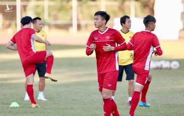 Đoàn Văn Hậu chấn thương có thể vắng mặt trận ‘đại chiến” Thái Lan gặp Việt Nam