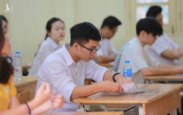 Đừng bắt giáo viên thành ‘chủ nợ’ của học sinh