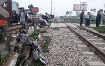 Nghịch lý ngành đường sắt Việt Nam: Ngửa tay đi “ăn xin” đến bao giờ?