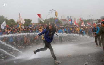 Hàng ngàn sinh viên Indonesia biểu tình phản đối đạo luật về tham nhũng