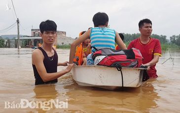 Mưa lớn làm ngập hàng trăm ngôi nhà ở Đồng Nai