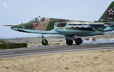 Máy bay chiến đấu Su-25 của Nga vỡ tan khi gặp nạn