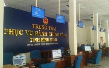 Cán bộ đi vệ sinh khi bị…dân nhắc và văn hóa “4 xin”, “4 luôn”