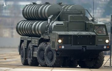 ‘Rồng lửa’ S-400 đồng loạt khai hỏa, huỷ diệt 8 mục tiêu trên không