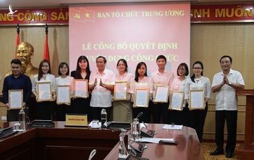 10 sinh viên xuất sắc được tuyển vào Ban Tổ chức Trung ương