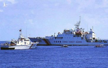 Philippines quyết tuần tra Biển Đông bất chấp tàu hải cảnh Trung Quốc “bủa vây”