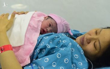 Mức sinh thấp nghiêm trọng, TP.HCM nên khuyến khích sinh con thứ 3