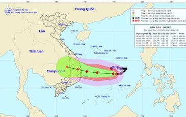 Bão số 6 tiến vào đất liền các tỉnh Trung Bộ, gió giật cấp 12