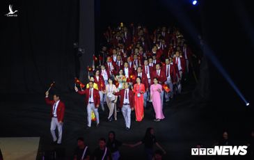 Lễ khai mạc SEA Games 30 bắt đầu