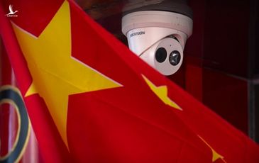 Mỹ hốt hoảng: camera Trung Quốc vô tận căn cứ tàu ngầm của Mỹ
