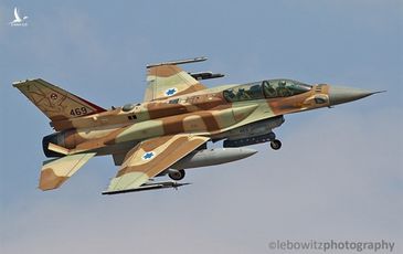 Tiêm kích F-16 Israel ‘chạy hết tốc lực’ khi bị S-300 Syria ngắm bắn?